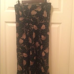 R. J. Collections Black & Tan Silk Skirt.